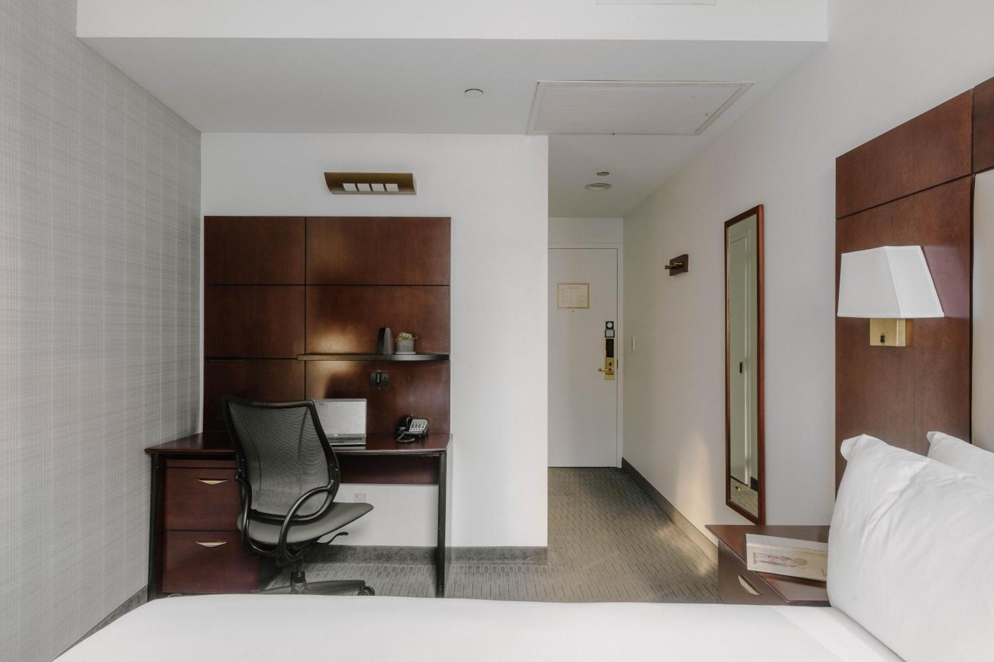 Hotel Club Quarters Wacker At Michigan, Chicago